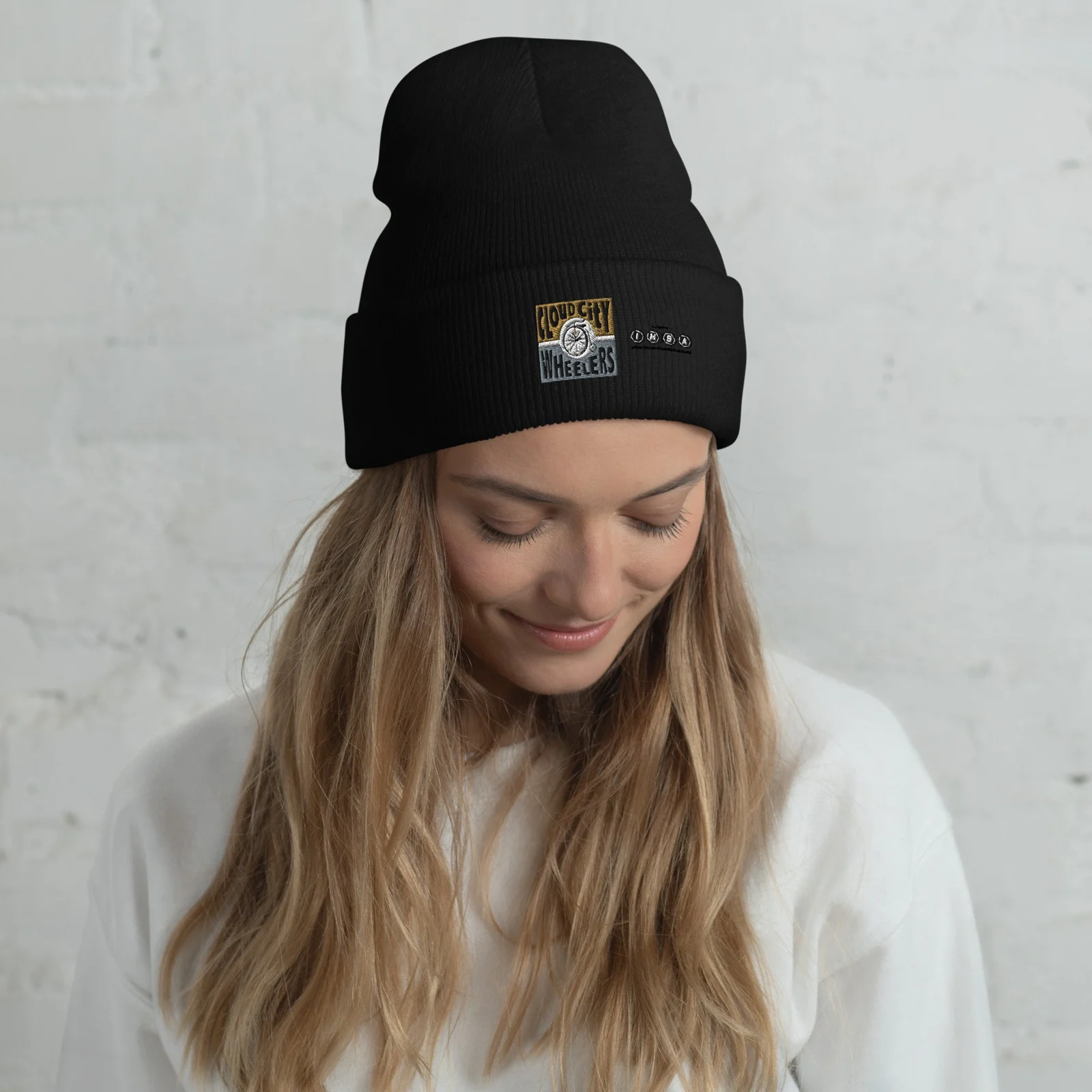 Cuffed Beanie — Black · Photo 1